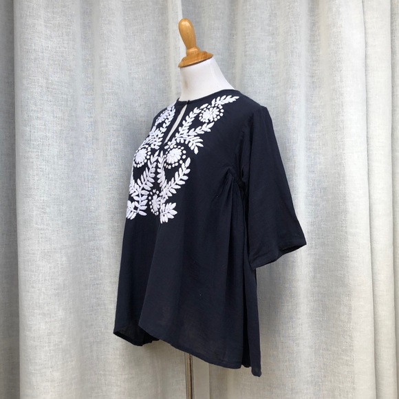 Roberta Roller Rabbit navy blue half sleeve white floral embroidery tunic - Picture 4 of 11
